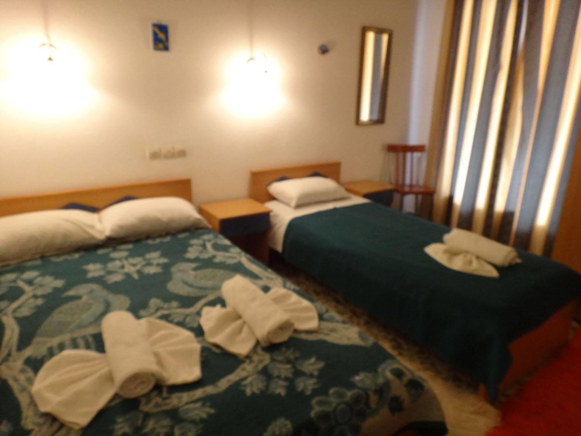 Sofia Rooms Loutra Edipsou  ภายนอก รูปภาพ
