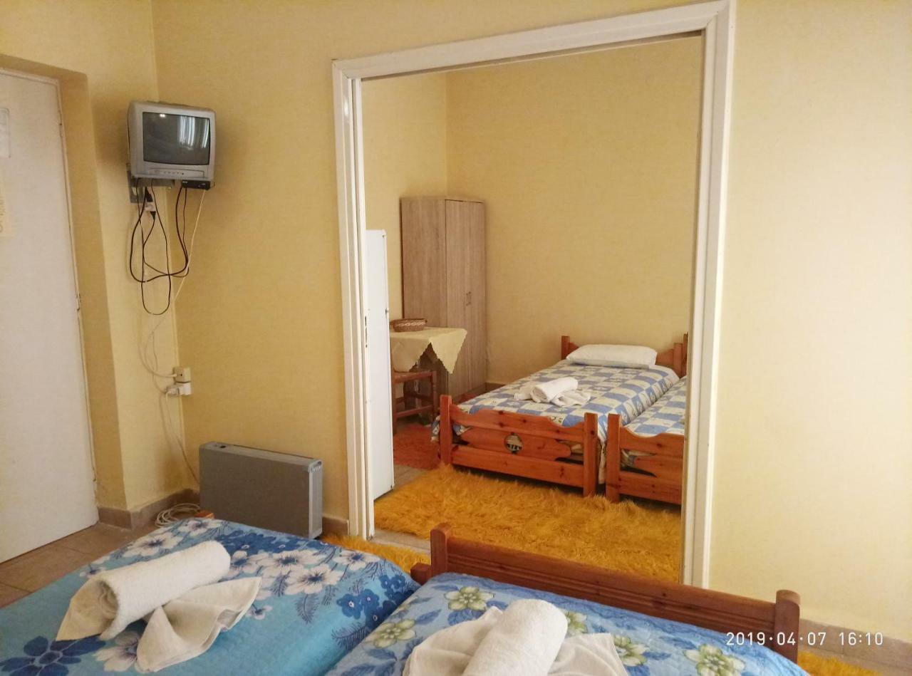 Sofia Rooms Loutra Edipsou  ภายนอก รูปภาพ