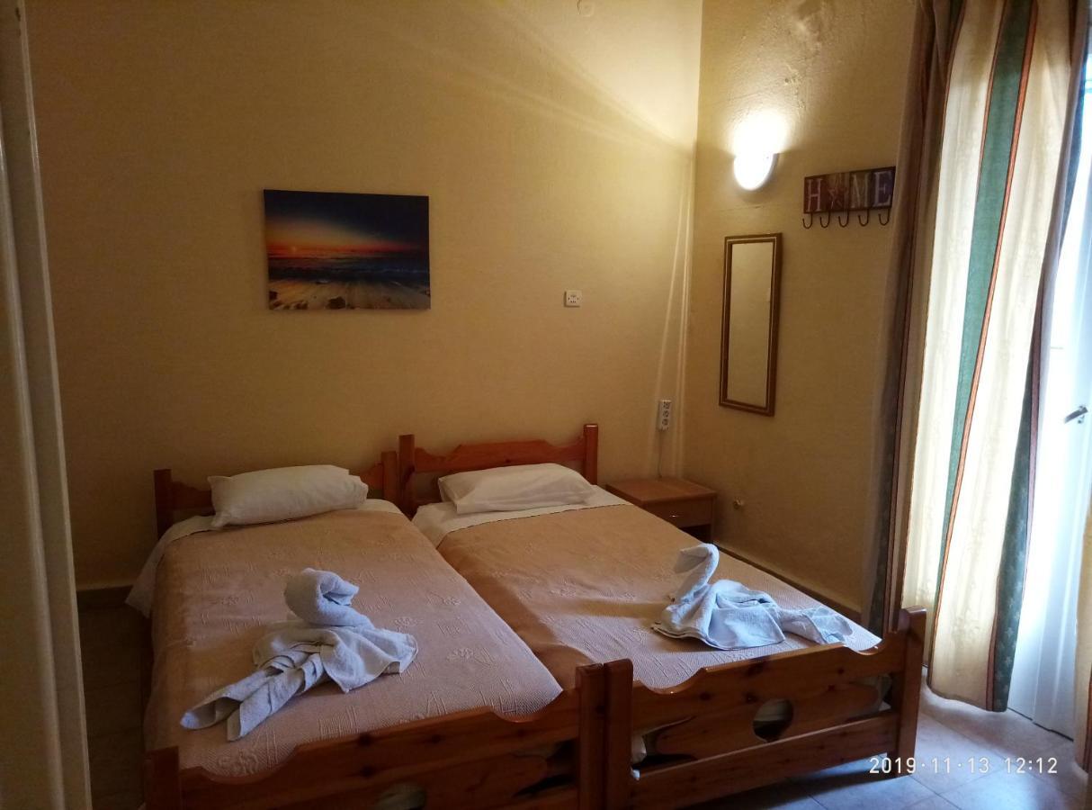 Sofia Rooms Loutra Edipsou  ภายนอก รูปภาพ