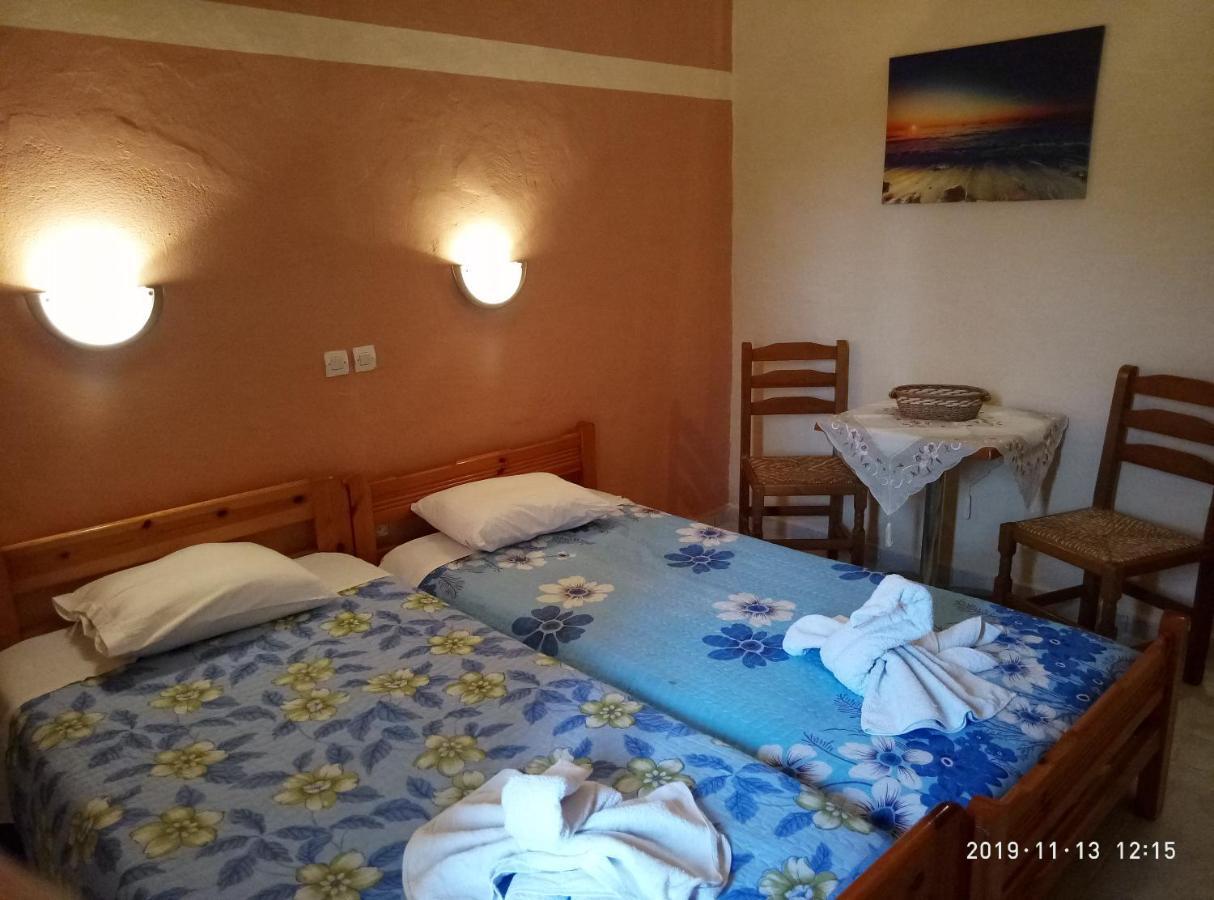Sofia Rooms Loutra Edipsou  ภายนอก รูปภาพ