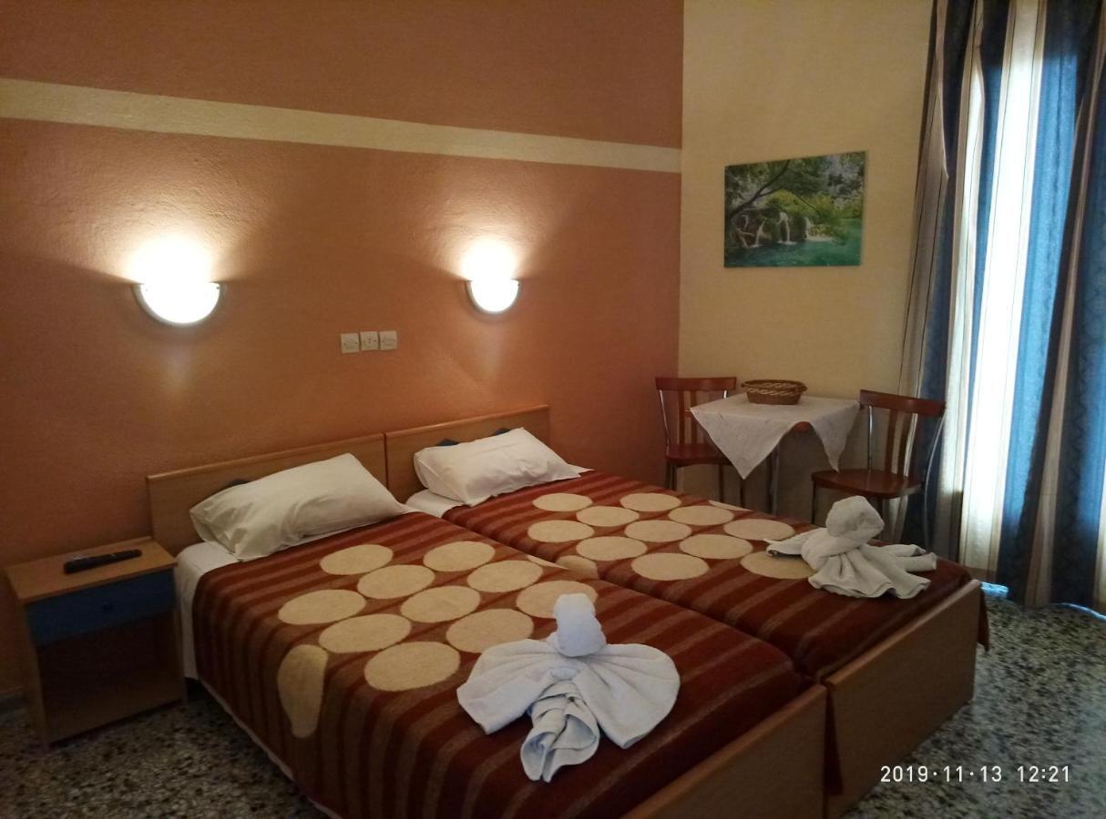Sofia Rooms Loutra Edipsou  ภายนอก รูปภาพ