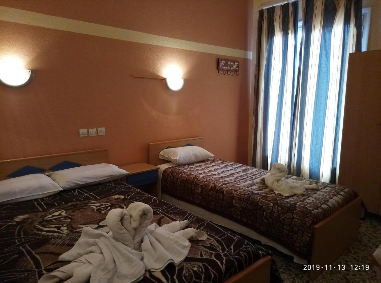 Sofia Rooms Loutra Edipsou  ภายนอก รูปภาพ