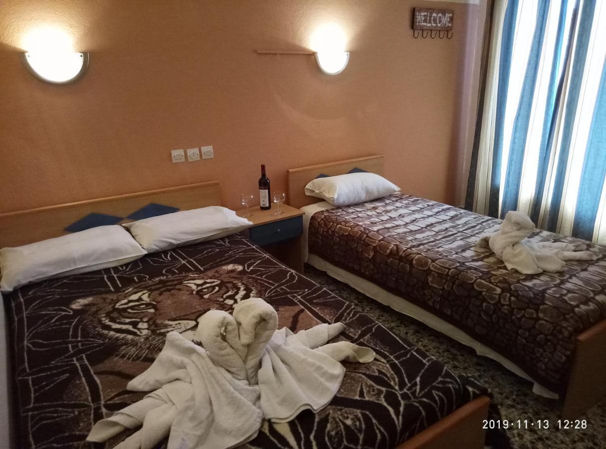 Sofia Rooms Loutra Edipsou  ภายนอก รูปภาพ