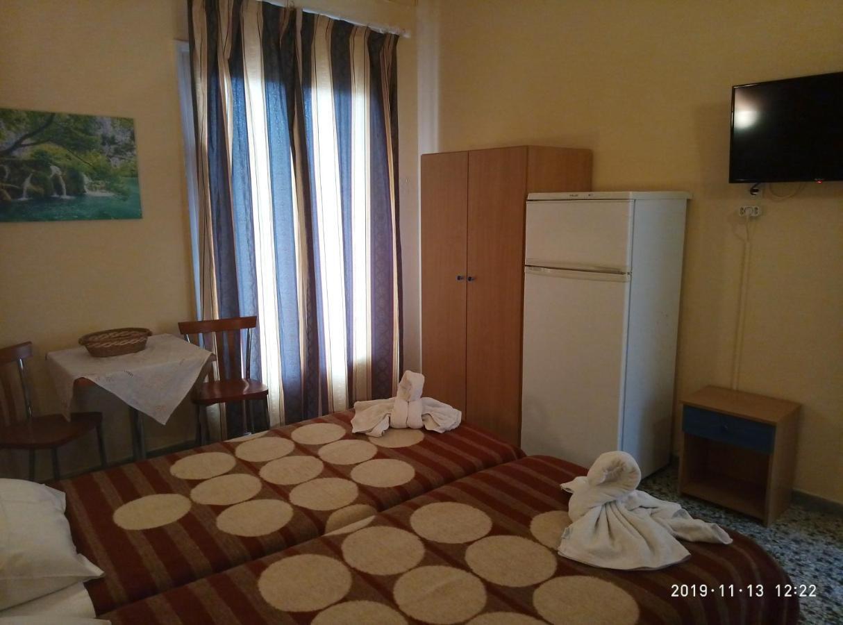 Sofia Rooms Loutra Edipsou  ภายนอก รูปภาพ