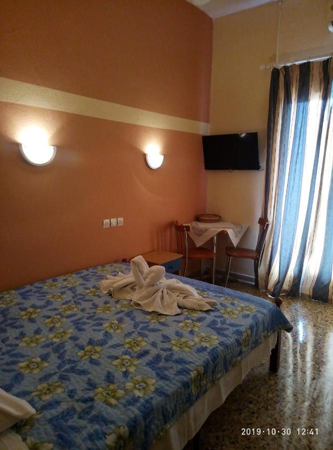 Sofia Rooms Loutra Edipsou  ภายนอก รูปภาพ
