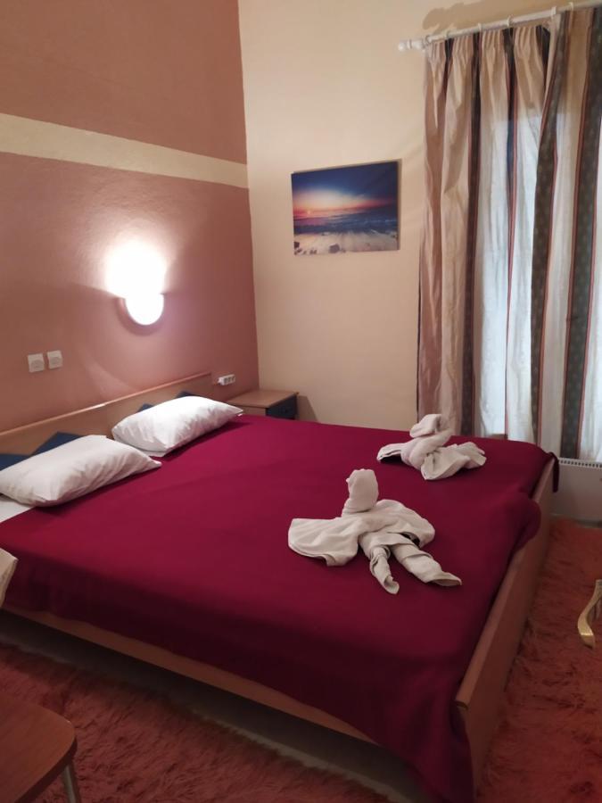 Sofia Rooms Loutra Edipsou  ภายนอก รูปภาพ
