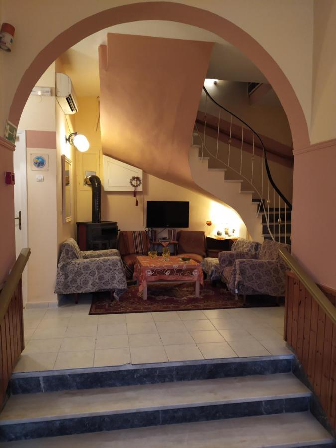 Sofia Rooms Loutra Edipsou  ภายนอก รูปภาพ